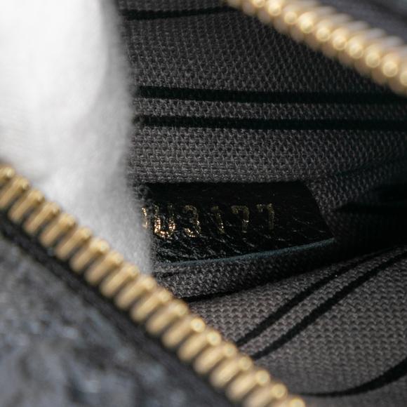 Pre-Loved Louis Vuitton Monogram Empreinte Pochette Metis - Picture 6 of 7